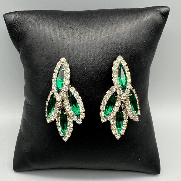 Green Rhinestone Marquis Pierced Earrings Vintage Unsigned - Picture 1 of 6